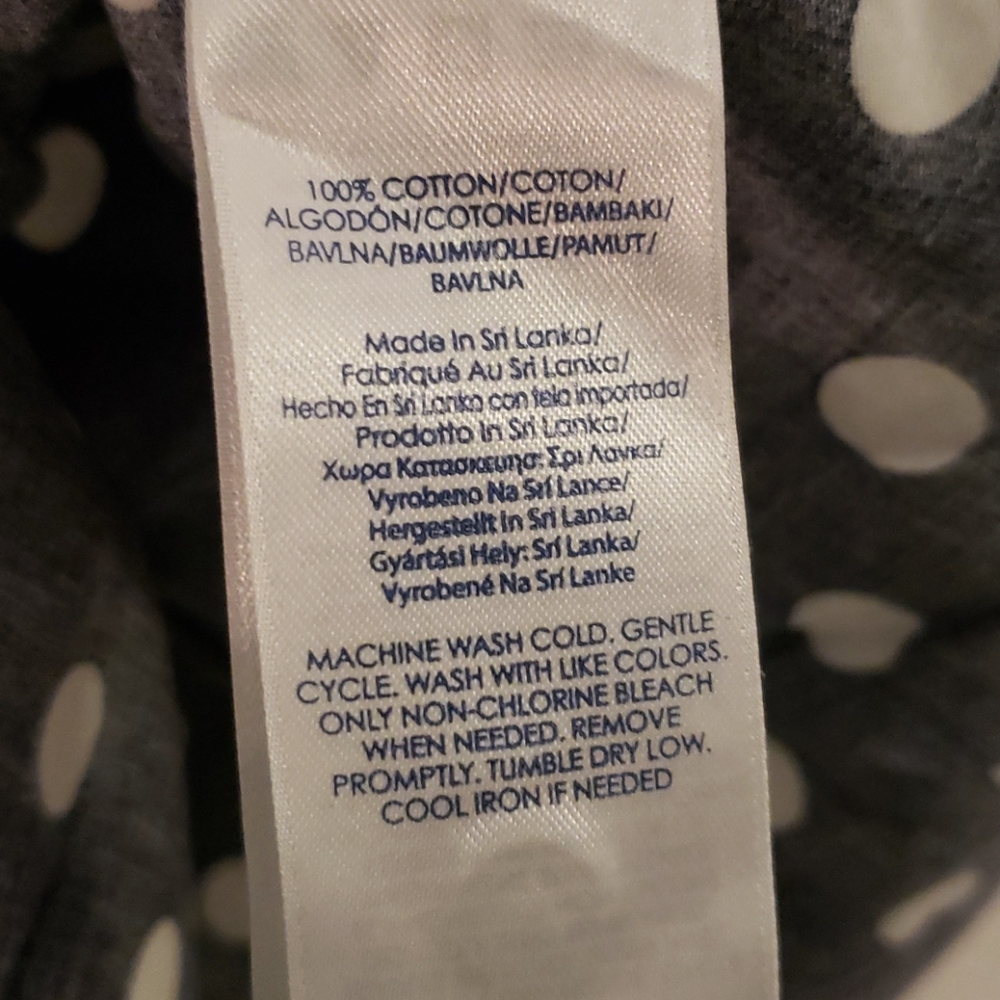 Sleeveless button down - Picture 6 of 6